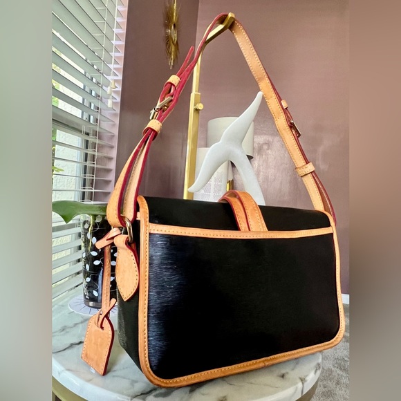 "Dooney & Bourke Calf Hair Buckle Shoulder Bag J2744510 - Picture 2 of 8